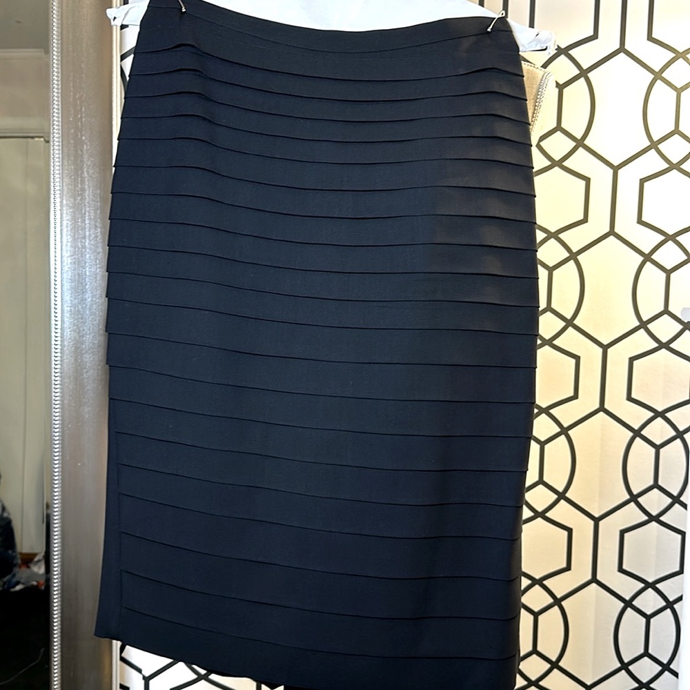 Lamb black pleated skirt